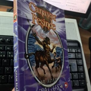 CANAVAR PEŞİNDE -AT ADAM TAGUS/Adam BLADE