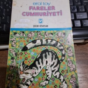 FARELER CUMHURİYETİ/Erol TOY