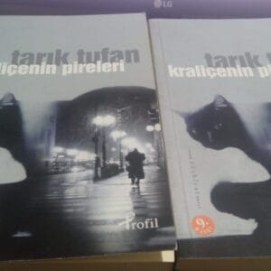 Kraliçenin Pireleri/Tarık Tufan