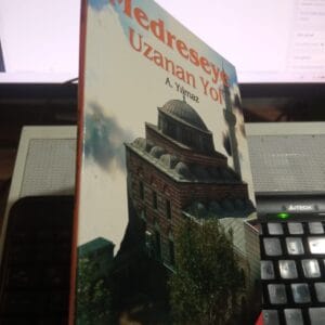 MEDRESEYE UZANAN YOL/A.YILMAZ
